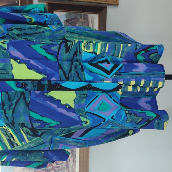 Abstract Shape Blue Purple Caliché Blouse - Picture 3 of 12